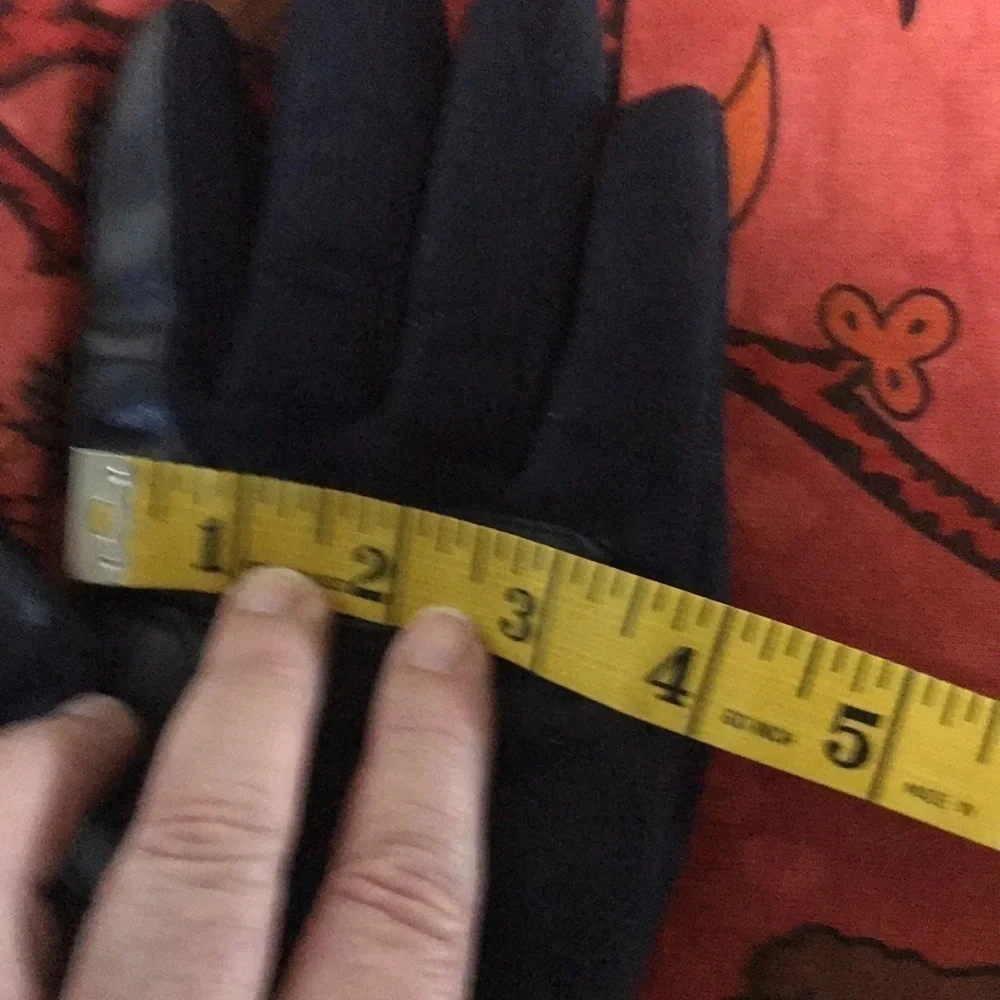 Fleece lined Suede Gloves Black Size Med Like new condition